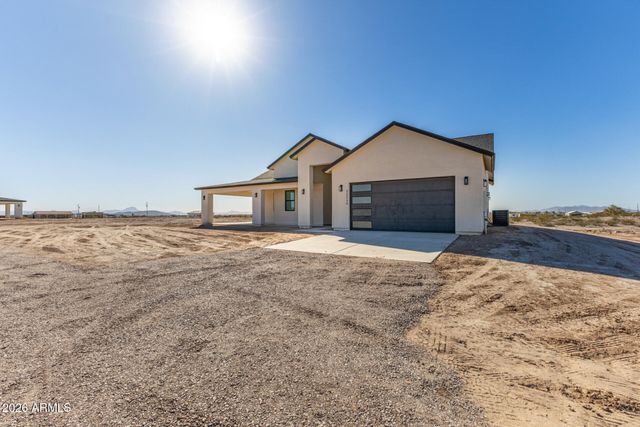 33239 W SUNLAND Avenue, Tonopah, AZ 85354