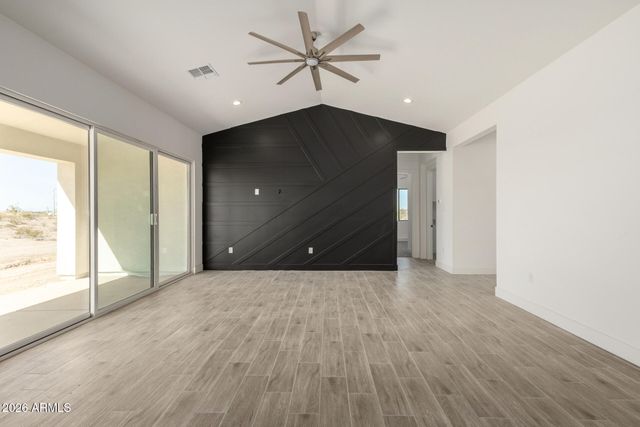 33239 W SUNLAND Avenue, Tonopah, AZ 85354