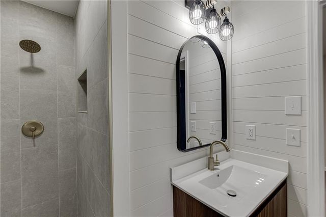 34 Duke Drive, Lawrenceville, GA 30046