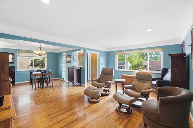 2799 Losantiridge Avenue, Cincinnati, OH 45213