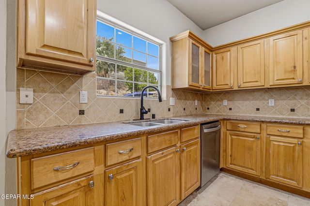 6313 FRANKLIN BLUFF Drive, El Paso, TX 79912