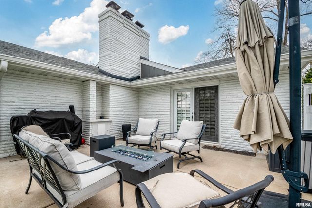 721 E WHITE OAK Court, Peoria, IL 61614