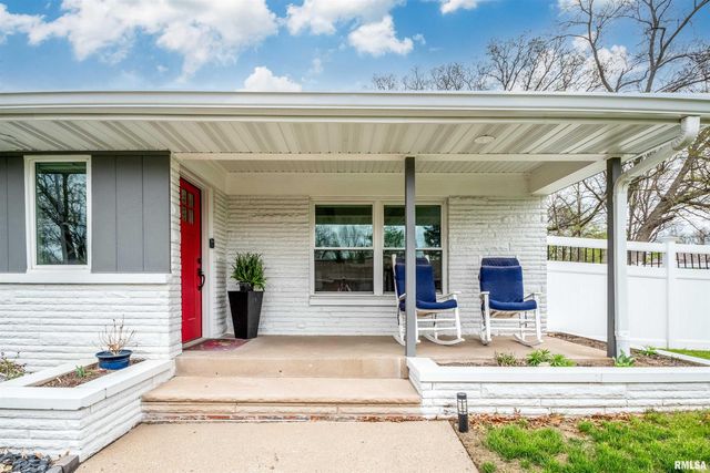 721 E WHITE OAK Court, Peoria, IL 61614