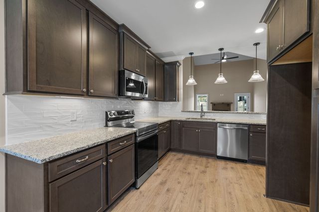 1936 Gracie Bug Loop, Murfreesboro, TN 37128