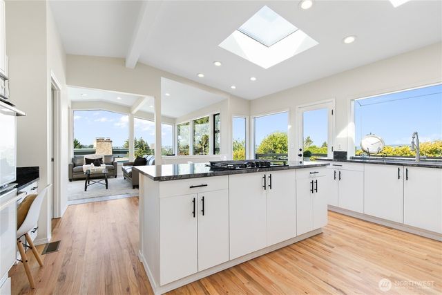 8840 NE 24th Street, Clyde Hill, WA 98004