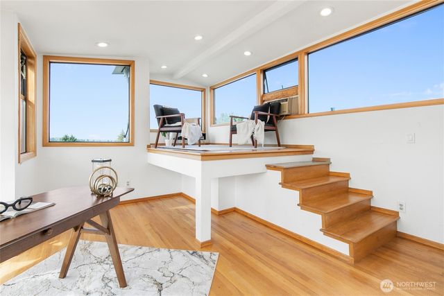 8840 NE 24th Street, Clyde Hill, WA 98004