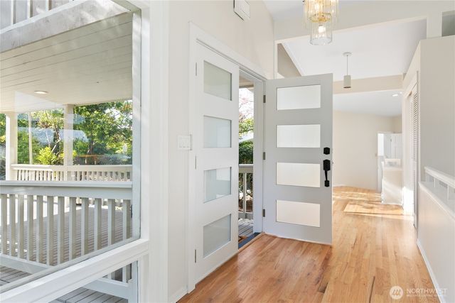 8840 NE 24th Street, Clyde Hill, WA 98004