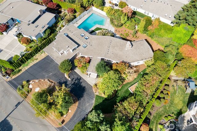 8840 NE 24th Street, Clyde Hill, WA 98004