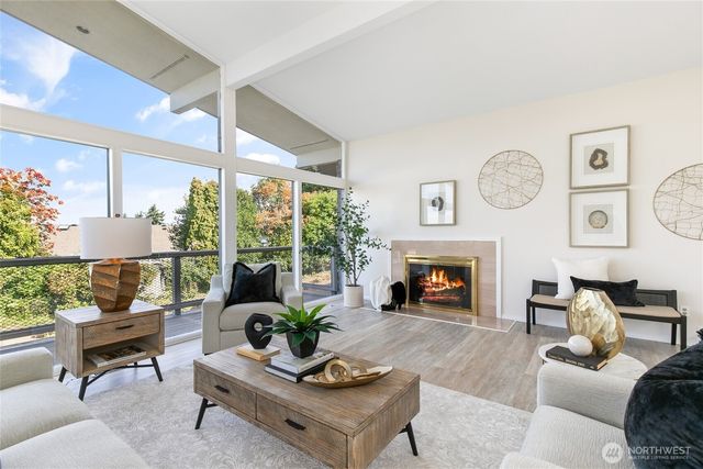 8840 NE 24th Street, Clyde Hill, WA 98004