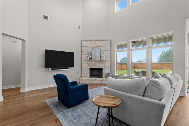 228 Poole LN, Liberty Hill, TX 78642