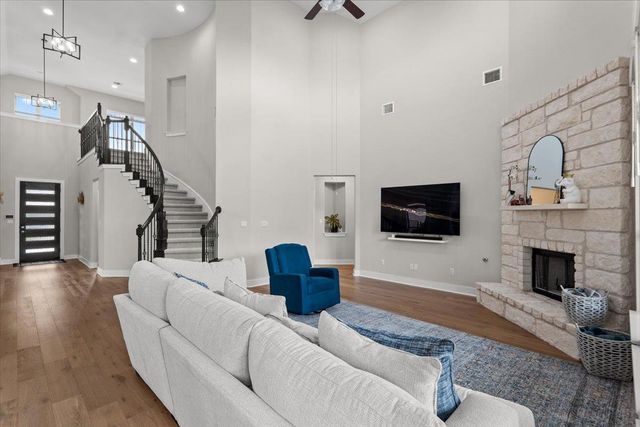 228 Poole LN, Liberty Hill, TX 78642