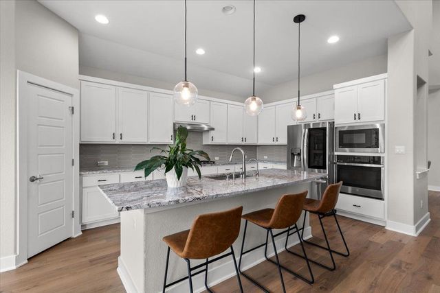 228 Poole LN, Liberty Hill, TX 78642