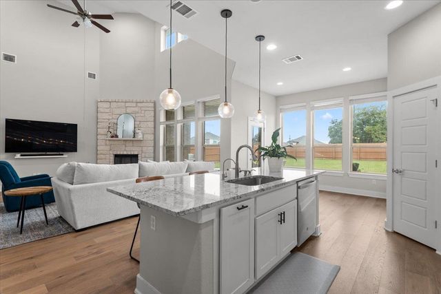 228 Poole LN, Liberty Hill, TX 78642