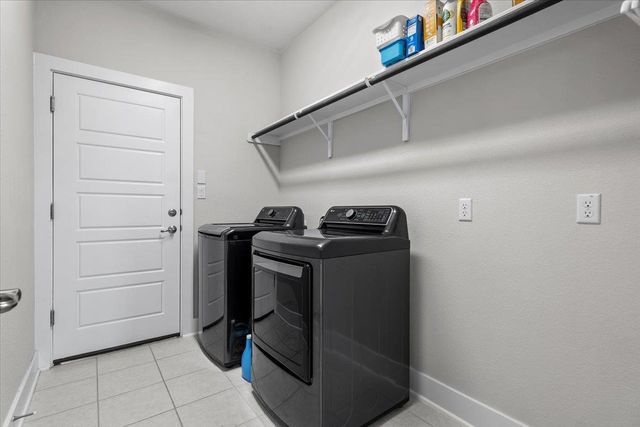 228 Poole LN, Liberty Hill, TX 78642