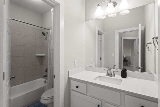 228 Poole LN, Liberty Hill, TX 78642