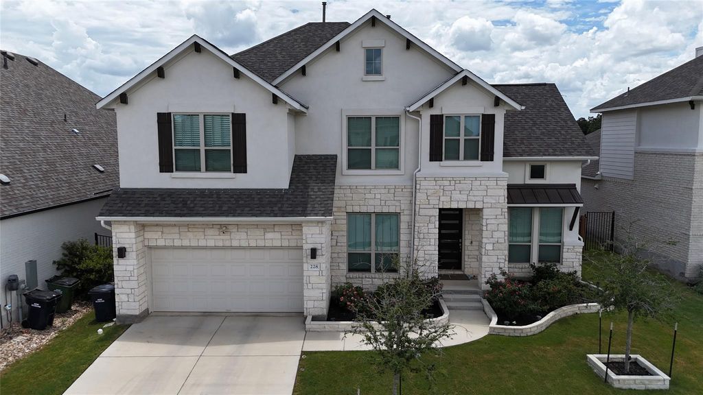 228 Poole LN, Liberty Hill, TX 78642