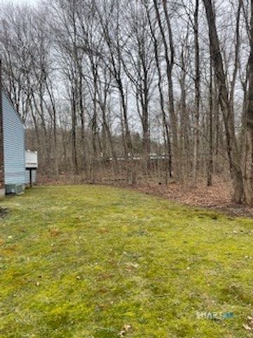 15 County Road, North Branford, CT 06471