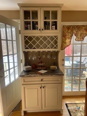 15 County Road, North Branford, CT 06471