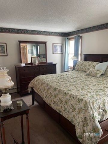 15 County Road, North Branford, CT 06471