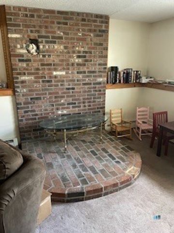 15 County Road, North Branford, CT 06471