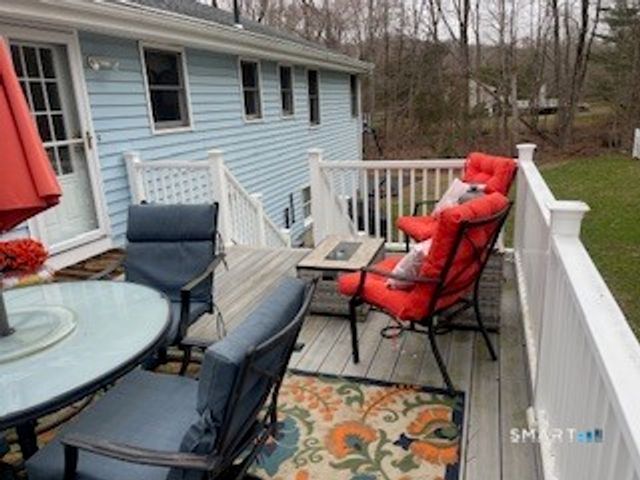 15 County Road, North Branford, CT 06471