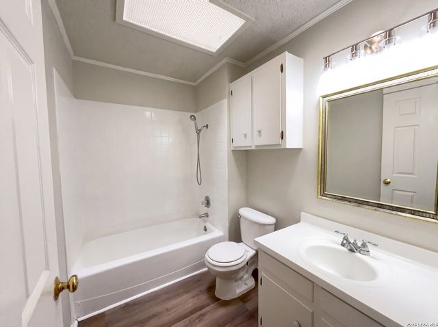 7411 SHADY HOLLOW LN, San Antonio, TX 78255