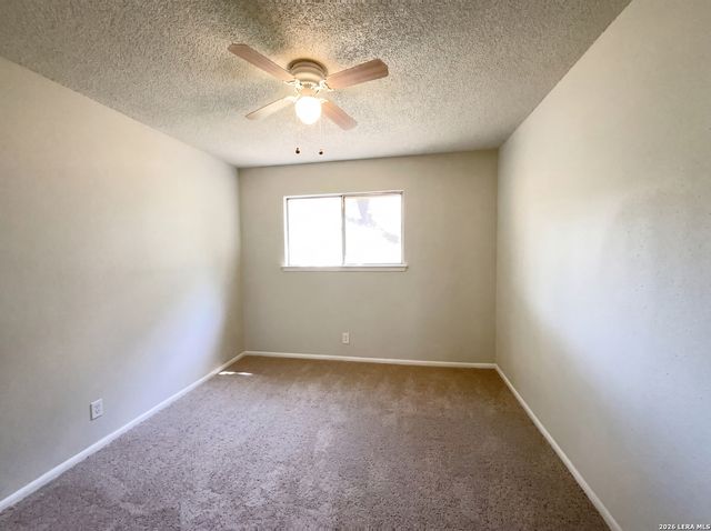 7411 SHADY HOLLOW LN, San Antonio, TX 78255