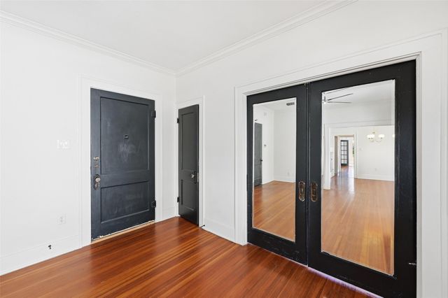 702 N Bishop Avenue 4, Dallas, TX 75208