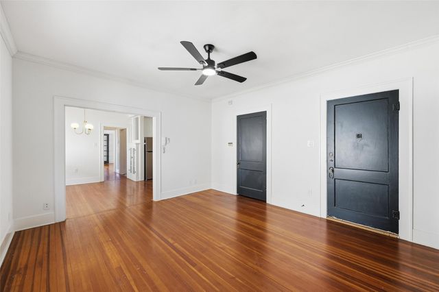 702 N Bishop Avenue 4, Dallas, TX 75208