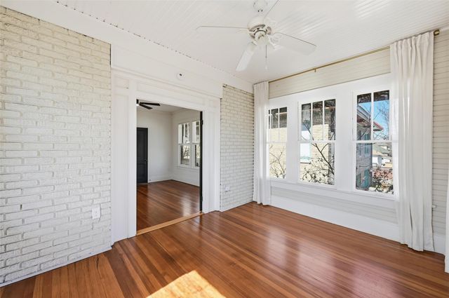 702 N Bishop Avenue 4, Dallas, TX 75208