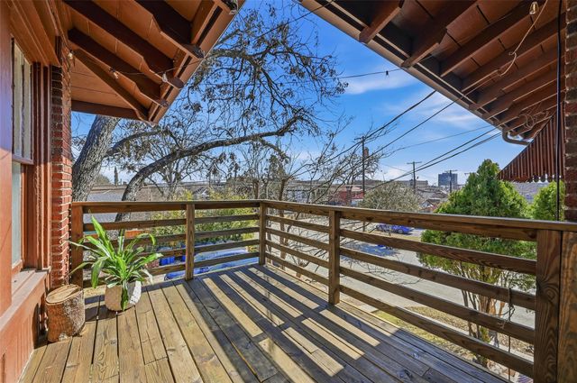 702 N Bishop Avenue 4, Dallas, TX 75208