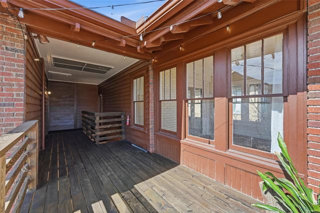 702 N Bishop Avenue 4, Dallas, TX 75208