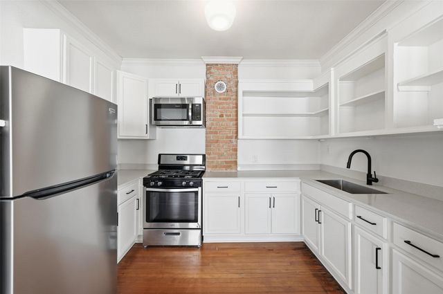 702 N Bishop Avenue 4, Dallas, TX 75208