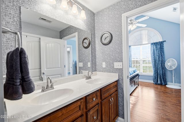 182 W Woodlake Cir, Mt Washington, KY 40047