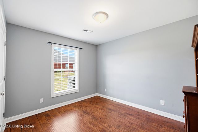 182 W Woodlake Cir, Mt Washington, KY 40047