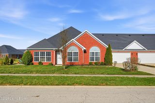 182 W Woodlake Cir, Mt Washington, KY 40047