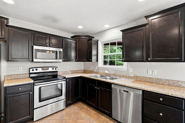 3205 BELINDA CT, Columbia, MO 65203