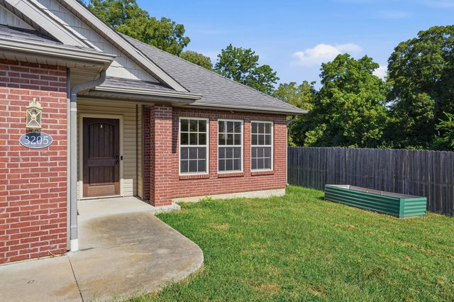 3205 BELINDA CT, Columbia, MO 65203