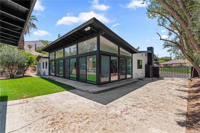 151 Barret Road, Riverside, CA 92507