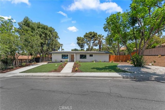 151 Barret Road, Riverside, CA 92507