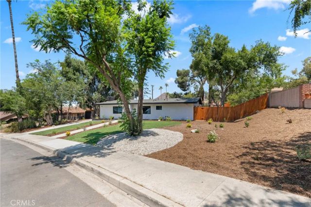 151 Barret Road, Riverside, CA 92507