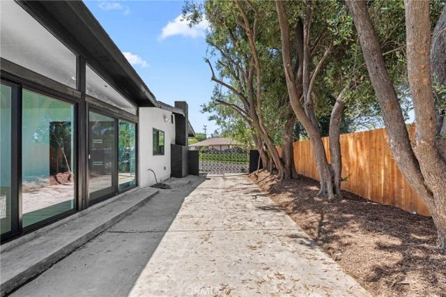 151 Barret Road, Riverside, CA 92507