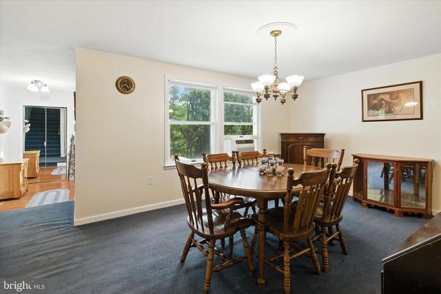 58 ORCHARD RD, Fleetwood, PA 19522