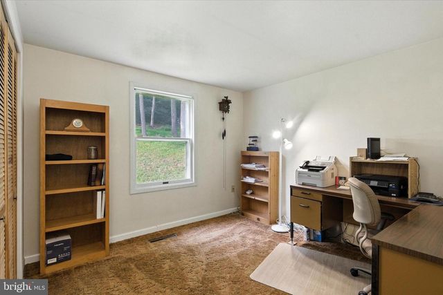 58 ORCHARD RD, Fleetwood, PA 19522