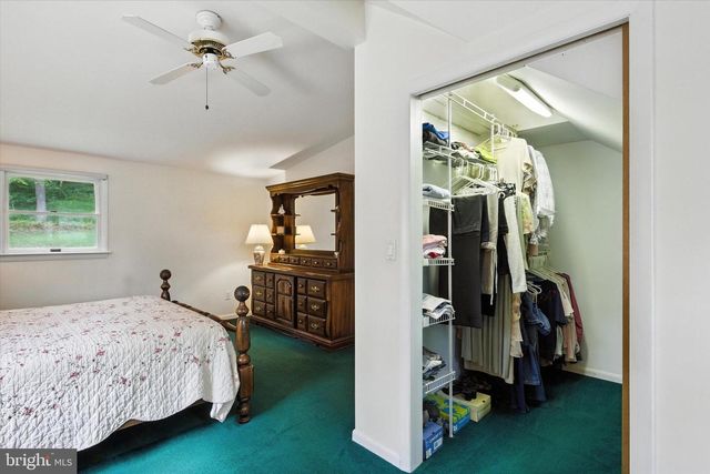 58 ORCHARD RD, Fleetwood, PA 19522