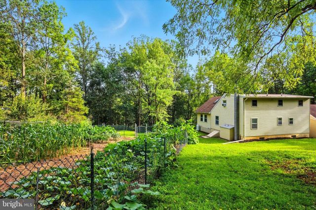 58 ORCHARD RD, Fleetwood, PA 19522
