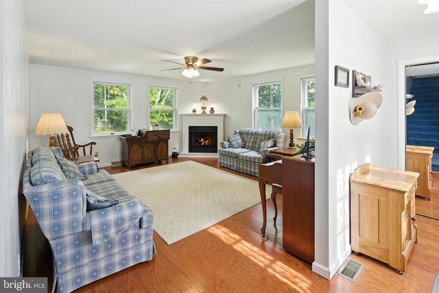 58 ORCHARD RD, Fleetwood, PA 19522