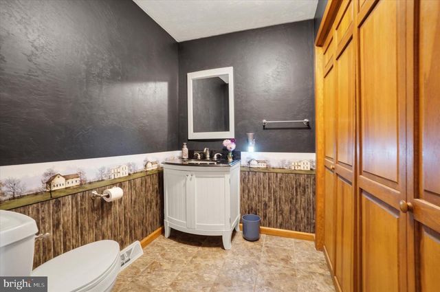 441 SCHOOL RD, York, PA 17407