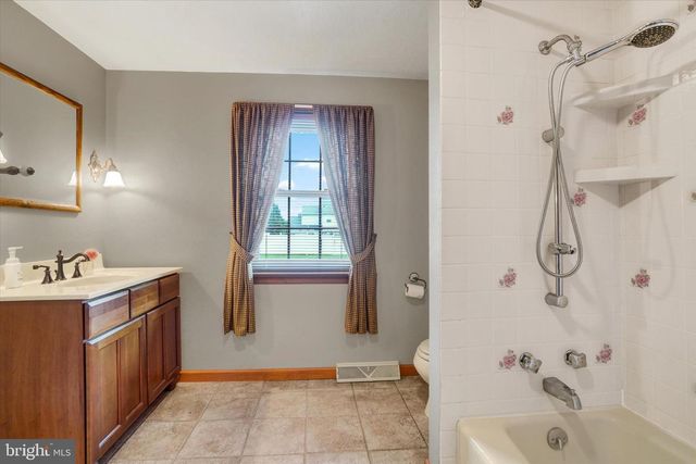 441 SCHOOL RD, York, PA 17407