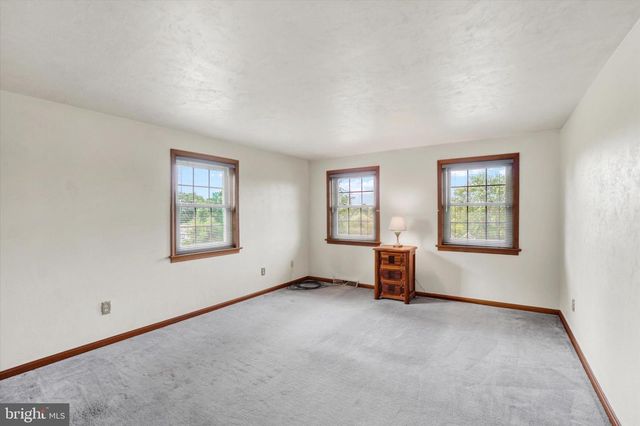 441 SCHOOL RD, York, PA 17407